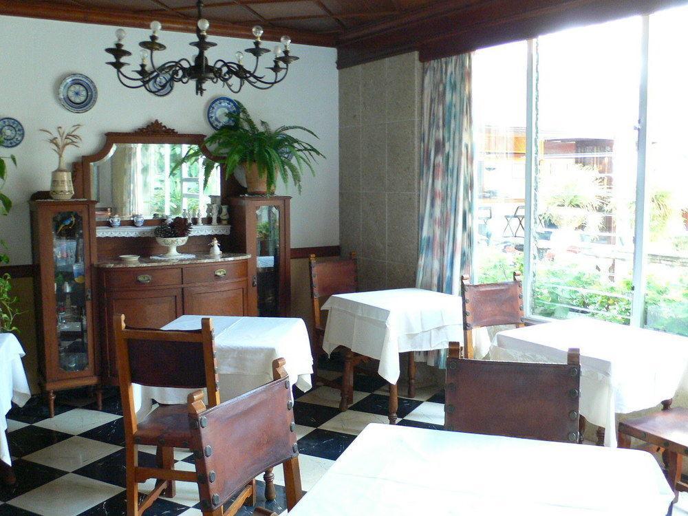 Hostal Cas Bombu Cala Ratjada  Exterior photo